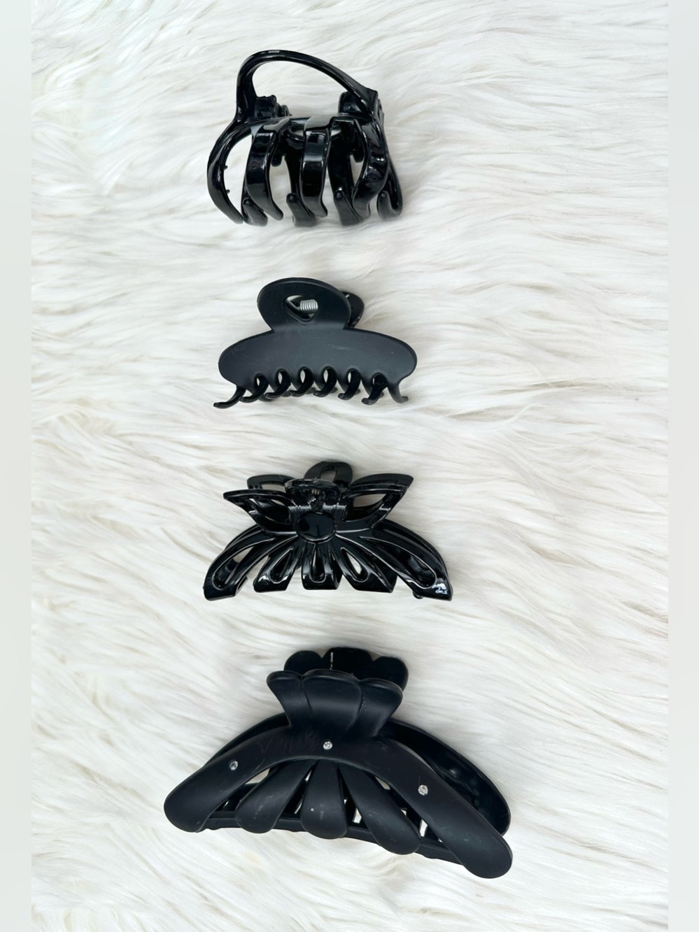BLACK HAIR CLIPS
